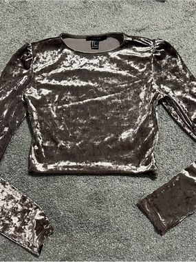 Forever 21 Crushed Velvet Long Sleeve Crop Top - Taupe size S